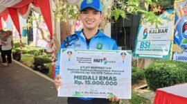 Ket: Jakaria setelah mendapatkan penghargaan dari Gubernur Kalimantan Barat (28/01/2026).