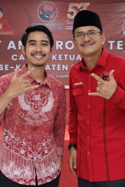 Dari PSI ke PDI Perjuangan: Matheus Mantapkan Langkah Politik Bersama PDI Perjuangan Kabupaten Sambas.