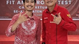 Ket: Matheus Bobby M.N., bersama Ketua DPC PDI Perjuangan Kabupaten Sambas.